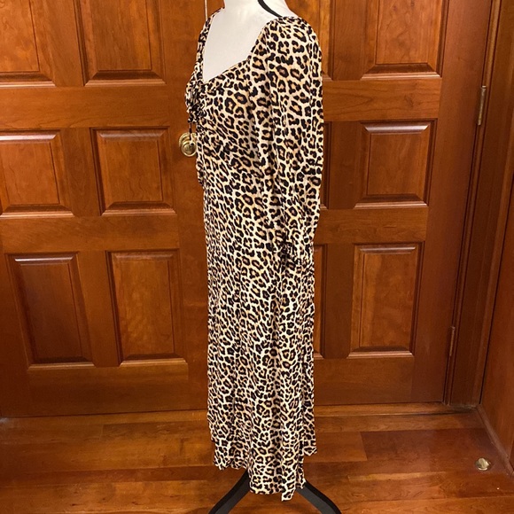 H&M Leopard Dress 🐆 - Picture 6 of 9